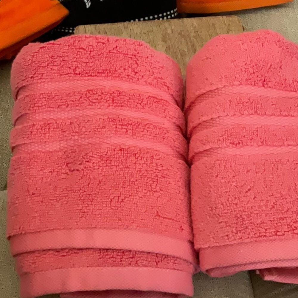 Kate Spade Coral Harrington Hand Towels, Set of Two, NWT